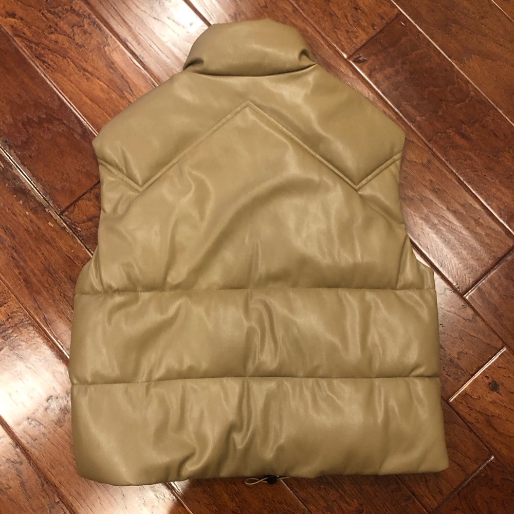 NWT Zara Women’s Oversized Faux Leather Puffer Vest - Picture 10 of 11